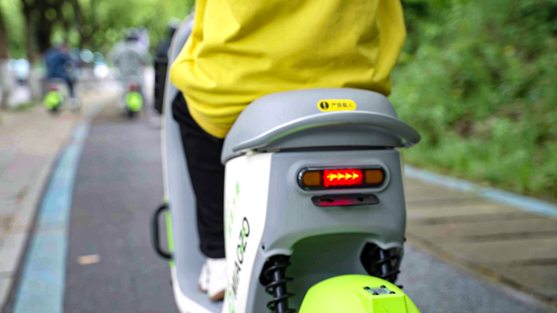 共享電單車(chē)出行方便
